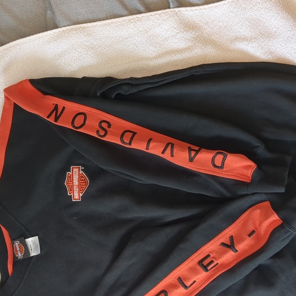 Harley-Davidson Black and Orange pullover Sweatshirt - Picture 5 of 16